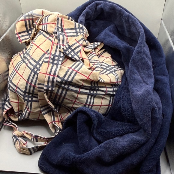 Burberry Navy Towel with Drawstring Bag Attached - Picture 3 of 8